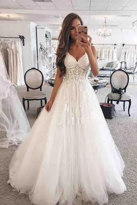 Elegant A-Line Spaghetti Straps Long Tulle Wedding Dress with Appliques DMF1